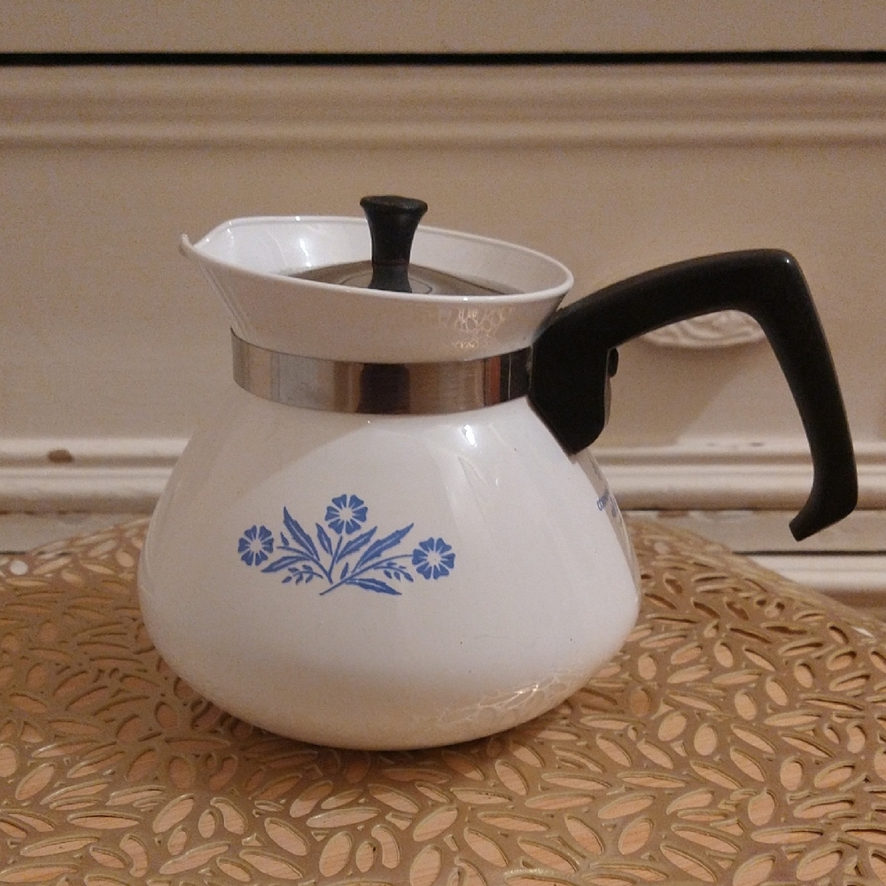 Corning Ware vintage 6 cup teapot "cornflower" pattern